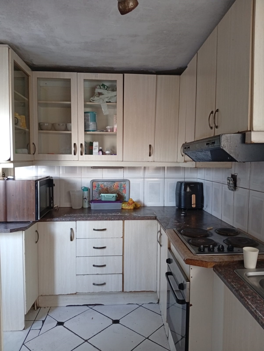3 Bedroom Property for Sale in Mandela Park Western Cape